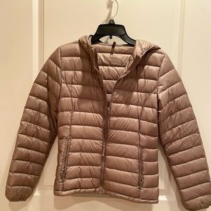 Aritzia TNA Botanie short puffer Small